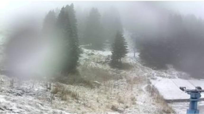 Uludağ&rsquo;a Mevsimin İlk Karı Yağdı