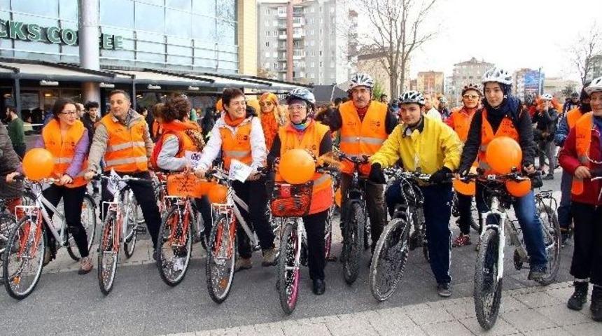 Kadına Şiddet İ&ccedil;in Pedal &Ccedil;evirdiler