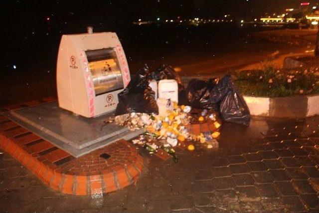 Kuşadası&rsquo;nda Sağanak Yağmur Ve Fırtına Devam Ediyor 2