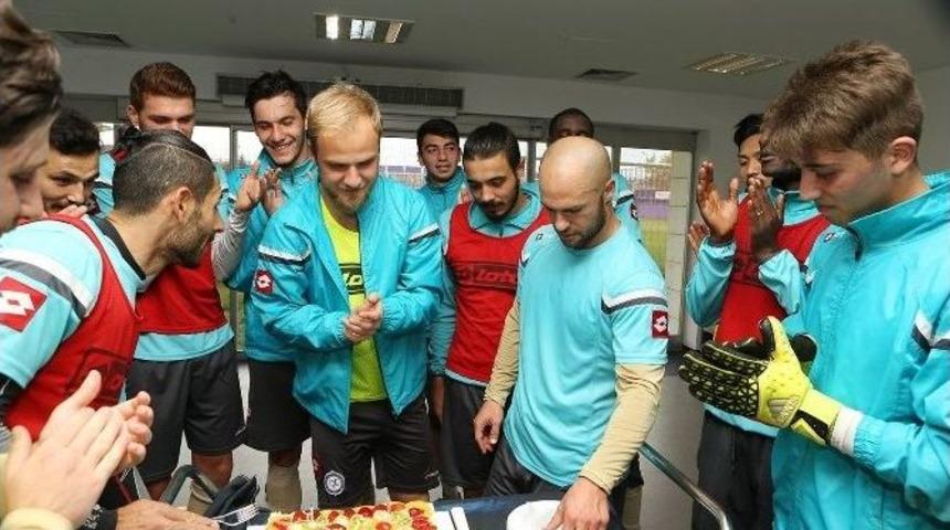 Osmanlıspor Y&ouml;n&uuml; Kupaya &Ccedil;evirdi