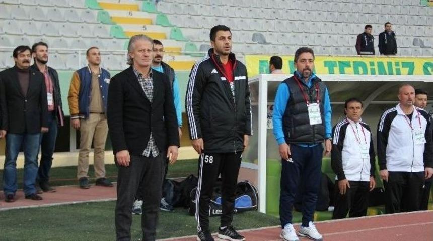 Tugay Kerimoğlu Trib&uuml;nde 17 Dakika Kalabildi