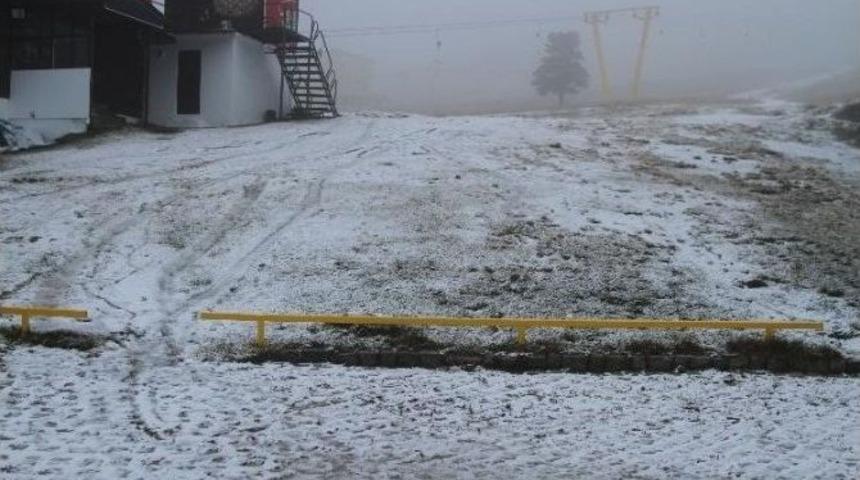 Uludağ&rsquo;da Kar Kalınlığı 10 Santimetre
