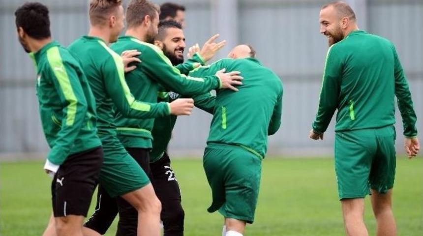 Bursaspor&rsquo;dan Neşeli Antrenman