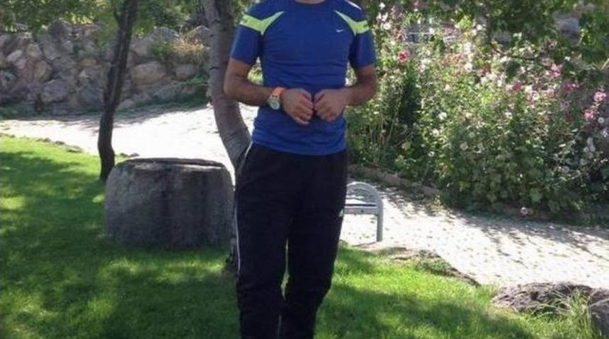 21 Yaşındaki Gen&ccedil; Kalbinden Bı&ccedil;aklanarak &Ouml;ld&uuml;r&uuml;ld&uuml;