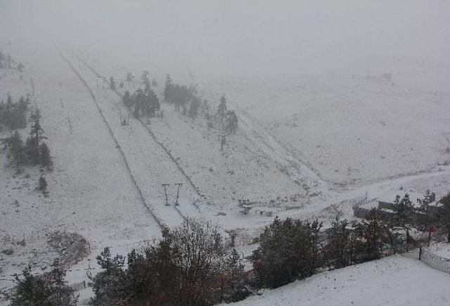 Kartalkaya Beyaza Büründü