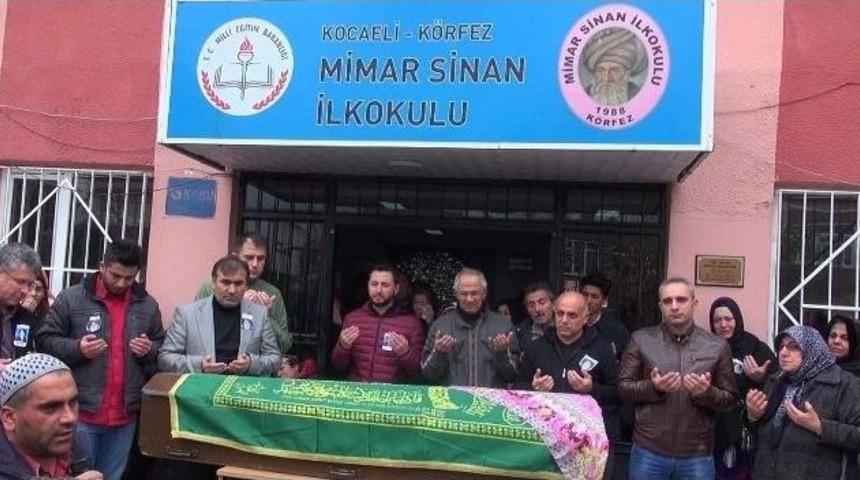 Trafik Kazasında &Ouml;len &Ouml;ğretmene Okulunda Acı Veda