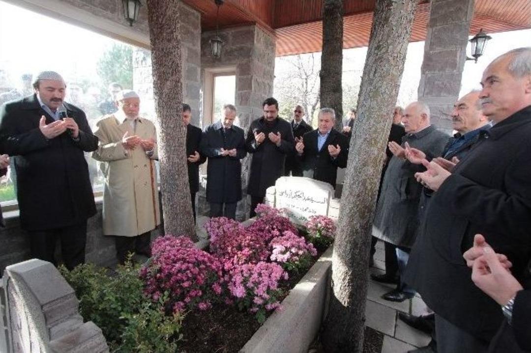 Seyyid Abd&uuml;lhakim Arvasi Hazretleri Vefatının 72. Yılında Anıldı