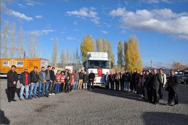 Ürgüp Kızılay’dan Bayır Bucak Türkmenlerine 1 Tır Gıda Yardımı