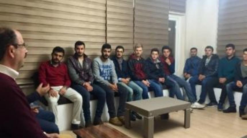 Vakıflar Daire Başkanı Benli &Ccedil;anakkaleli Gen&ccedil;lerle Buluştu