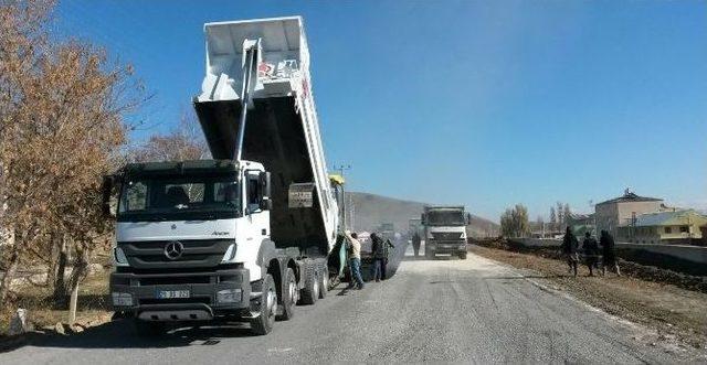 Büyükşehir, Köprüköy’e 4 Bin Ton Asfalt Döktü