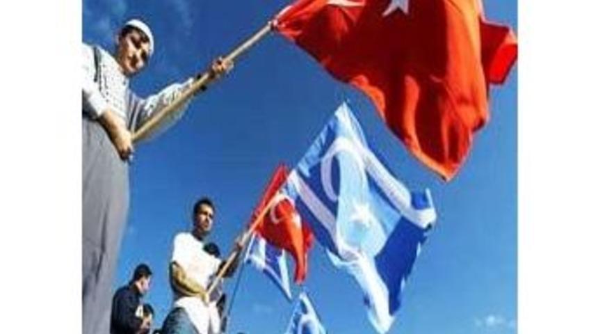 Bayburt&rsquo;tan T&uuml;rkmenlere Yardım Eli