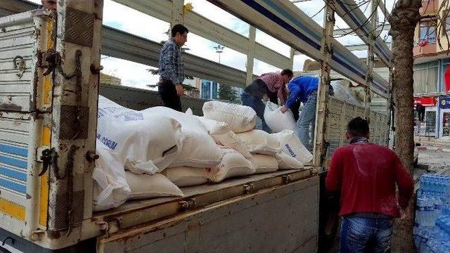 Sungurlu Ülkü Ocaklarından Türkmenlere Gıda Yardımı