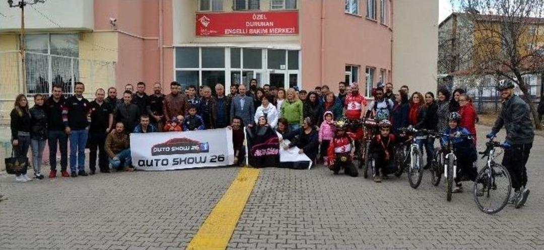 Engelliler İ&ccedil;in Seyitgazi&rsquo;ye Konvoy D&uuml;zenlediler