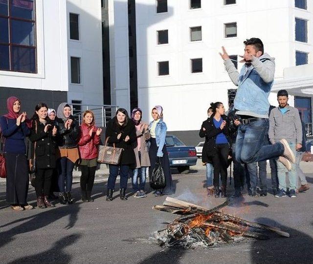 Türk Halk Kültürünün Önemli Bir Öğesi: Sinsin