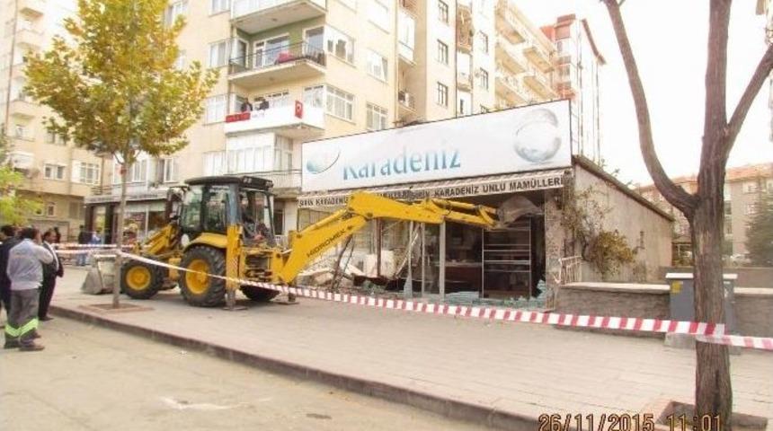 Ruhsatsız Ekmek Fırını Yıkıldı