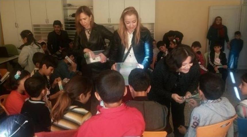 Tegv 50. Yıl Birimindeki &Ccedil;ocuklara Diş Fır&ccedil;ası Ve Diş Macun Hediye Edildi