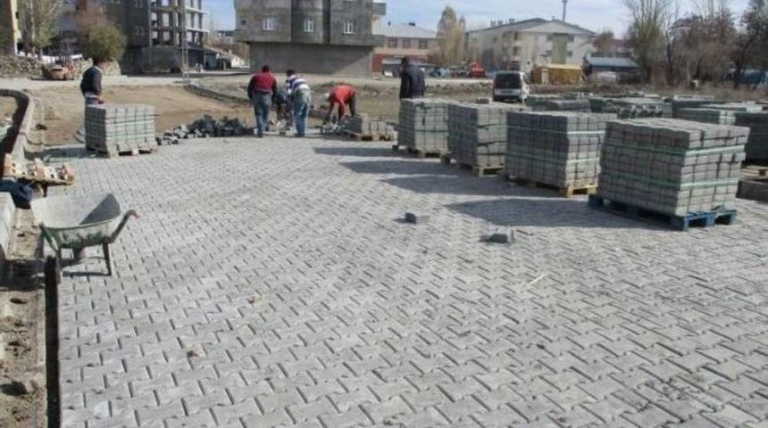 Bulanık Belediyesi 20 Bin Metrekare Kilitli Parke Taşı D&ouml;şedi