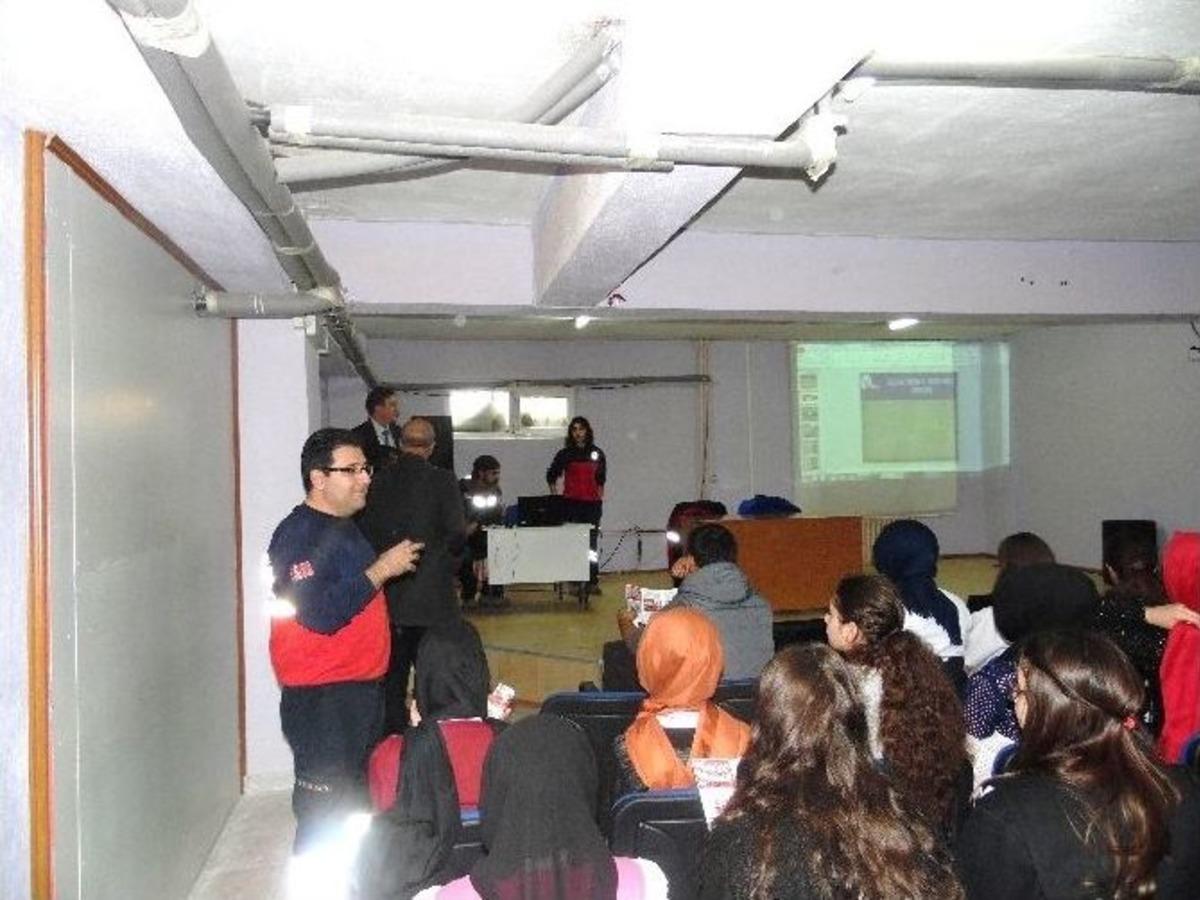 &Ouml;ğrencilere &rsquo;afetlerde Umke&rsquo;nin &Ouml;nemi&rsquo; Konulu Seminer