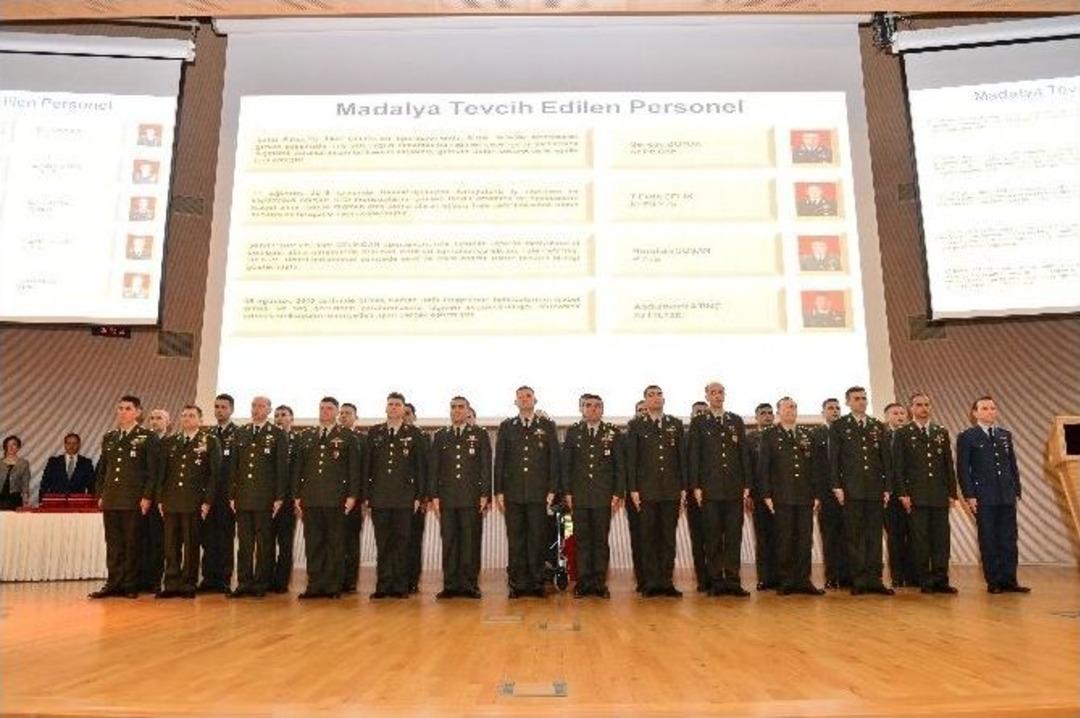 Tsk&rsquo;nın Kahramanlarına &Uuml;st&uuml;n Cesaret Ve Feragat Madalyası