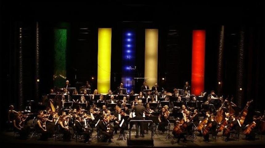 Piyano Festivali Film M&uuml;ziklerinin B&uuml;y&uuml;s&uuml; İle Son Buldu