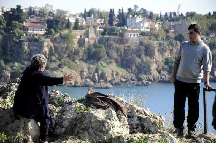 Annenin En Zor Görevi G1