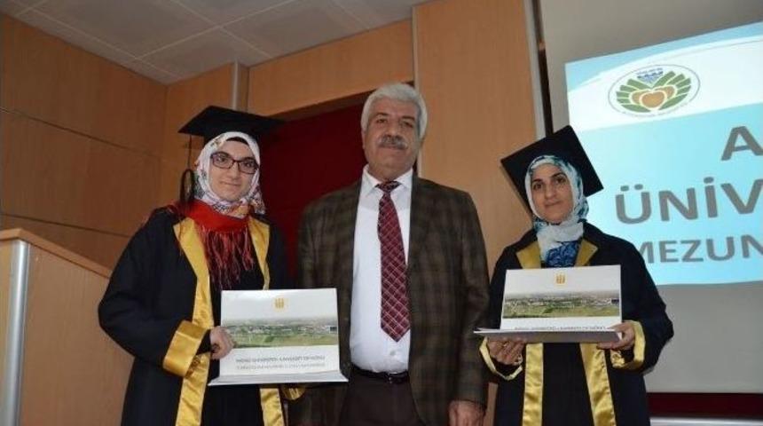 Anne &Uuml;niversitesi 50 Mezun Verdi