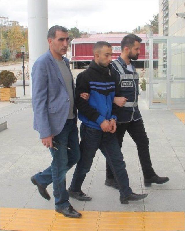 Polis Süsü Verip Dolandırıcılık Yapan 2 Şüpheli Tutuklandı