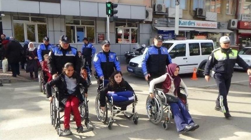 İlk Kez Trafiğe &Ccedil;ıktılar