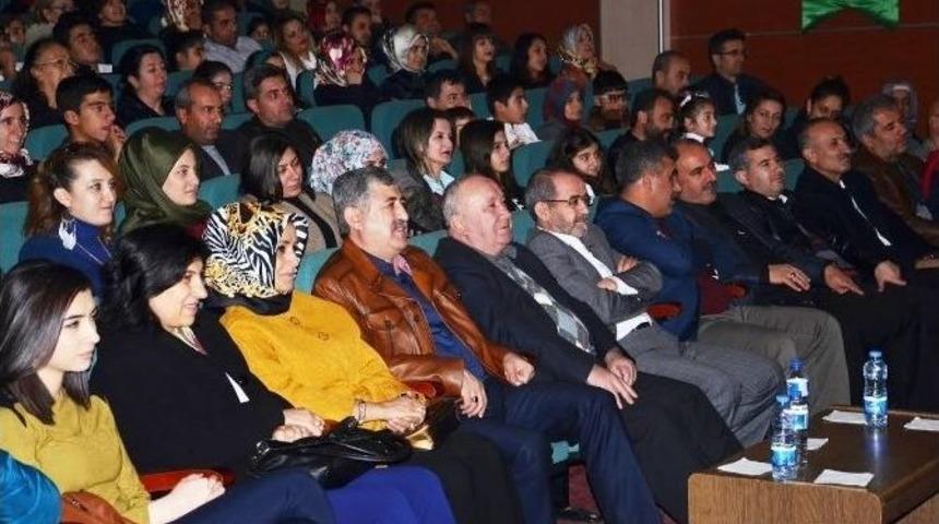 &ldquo;unutamadığım &Ouml;ğretmenim&rdquo; Adlı Tiyatro Oyunu B&uuml;y&uuml;k İlgi G&ouml;rd&uuml;