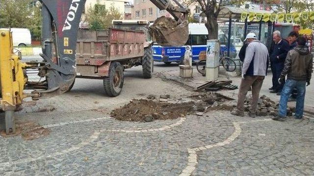 Gölbaşı’nda Kanalizasyon Ve Yağmur Suyu Çalışmaları Devam Ediyor