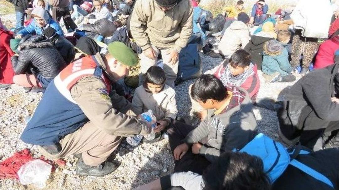 &Ccedil;anakkale&rsquo;de Ka&ccedil;ak G&ouml;&ccedil;men Operasyonu