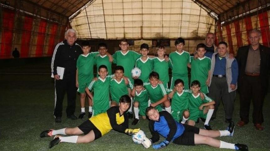 12. Mahalleler Arası Minikler Futbol Turnuvası Başladı