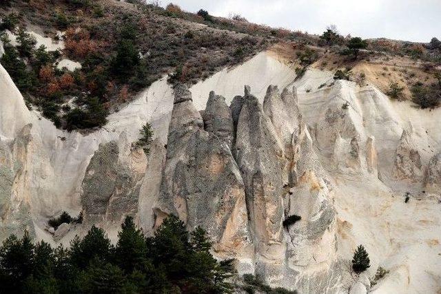 Afdos Üyeleri Doğa Harikası Ornaş Kayalıkları’nı Gezdi