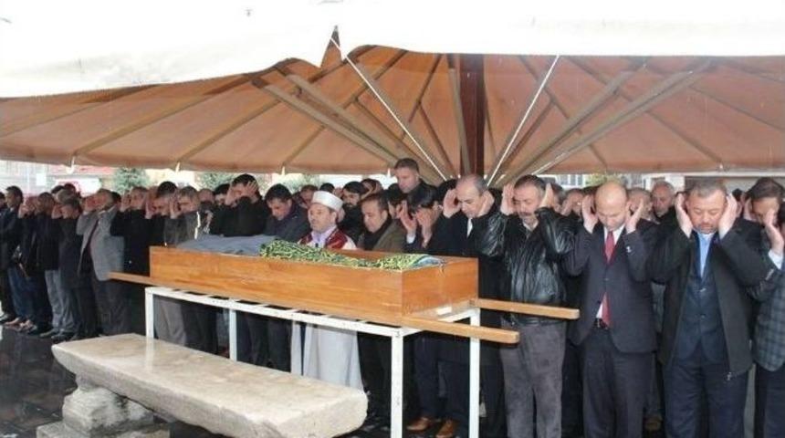 Gazeteci Turan U&ccedil;an Son Yolculuğuna Uğurlandı