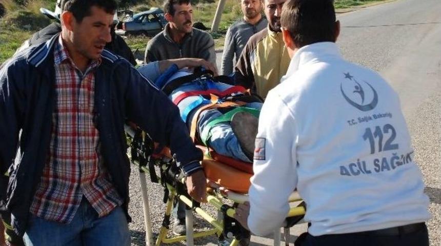 Didim&rsquo;de Direksiyon Hakimiyetini Kaybeden S&uuml;r&uuml;c&uuml; Direğe &Ccedil;arptı