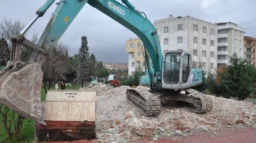 Şehitlik Modernize Ediliyor