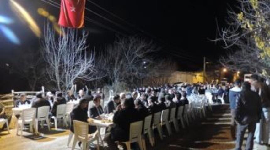 Şehit Mehmet Şimşek İ&ccedil;in Baba Ocağında Mevlid-i Şerif Okutuldu