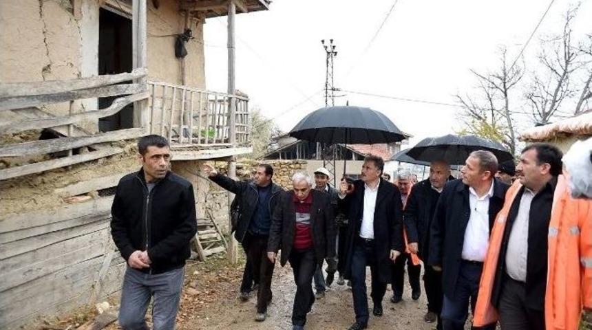 Başkan &Ccedil;akır, Deprem B&ouml;lgesini Ziyaret Etti