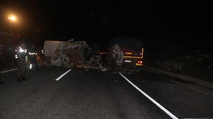 Aydın&rsquo;da Feci Kaza, 1 &Ouml;l&uuml; 2 Ağır Yaralı