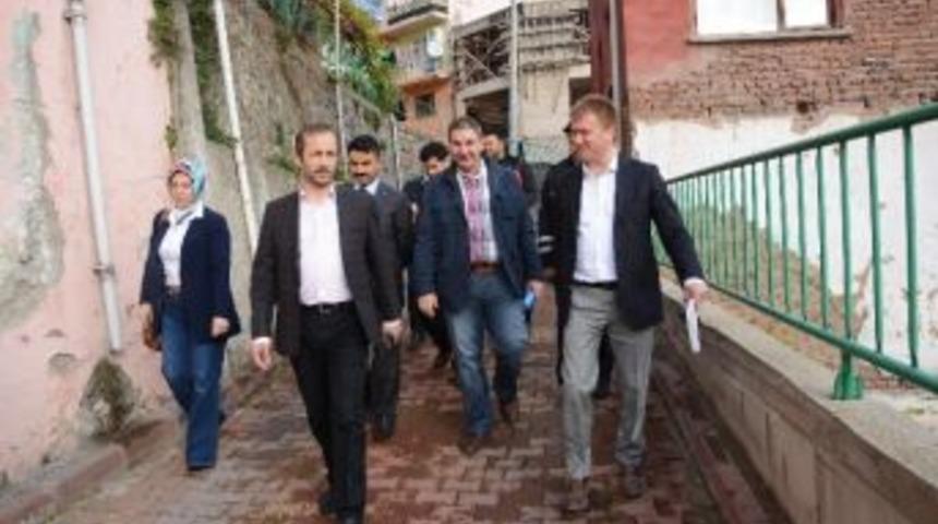 Veliahmet&rsquo;te Mahalle Turu