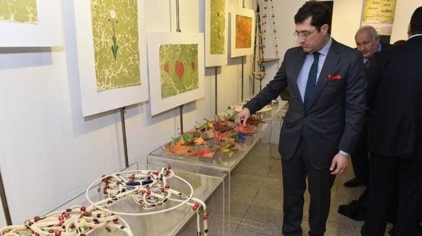 Karanlıkta A&ccedil;an G&ouml;n&uuml;l &Ccedil;i&ccedil;ekleri Sergisi Beşiktaş&rsquo;ta