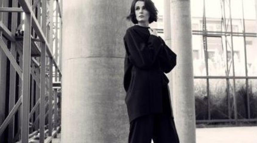 &Ouml;zlem S&uuml;er&rsquo;den, Dinamik, Akışkan Ve Feminen Bir Koleksiyon