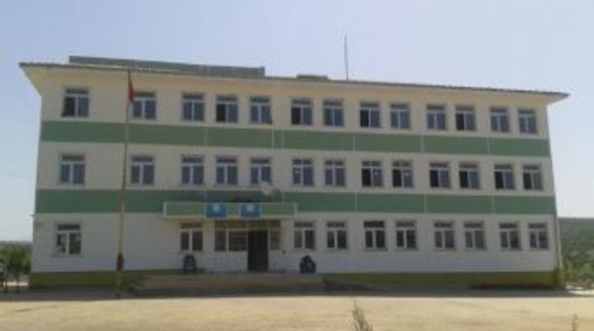 Kulplu &Ouml;ğrenciler Yemekhane İstiyor