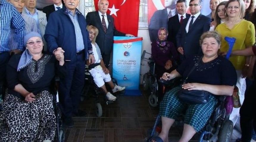 Bayraklı&rsquo;da Engelli Vatandaşlar Unutulmuyor