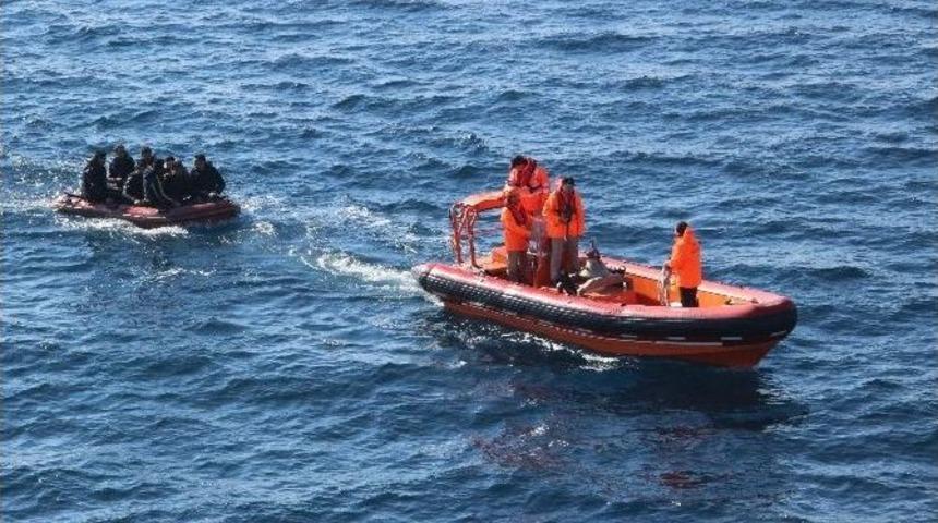 &Ccedil;anakkale&rsquo;de 386 Ka&ccedil;ak G&ouml;&ccedil;men Kurtarıldı