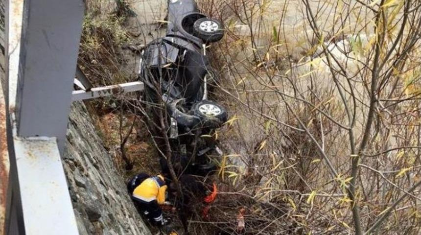 Torul&rsquo;da Kamyonet Harşit &Ccedil;ayına U&ccedil;tu: 2 Yaralı