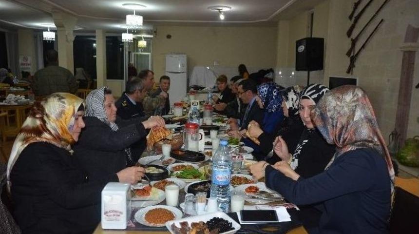 Kahta İl&ccedil;esinde &ldquo;kadına Şiddete Hayır&rdquo; Konulu Konferans D&uuml;zenlendi