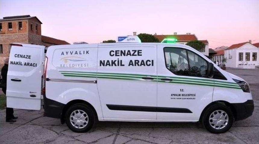 Ayvalık Belediyesi&rsquo;nin Soğutuculu Cenaze Nakil Aracı Hizmete Girdi