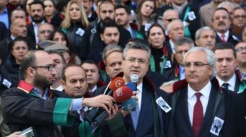 Ankara Adliyesi &Ouml;n&uuml;nde El&ccedil;i Protestosu