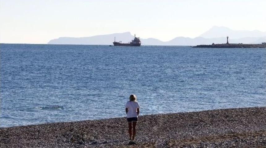 &ldquo;rus Denizaltısı Gelecek&rdquo; Şakası Ortalığı Karıştırdı